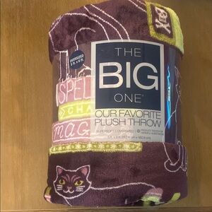 The Big One Purple Oversized Plush Throw 5ft x 6ft Dark Cats Spells & Potions